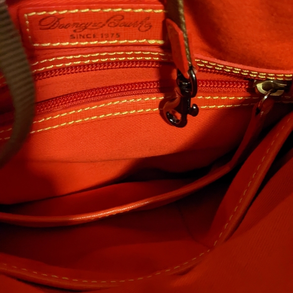 Tropical Fruit Dooney and Bourke crossbody bag - Picture 6 of 6